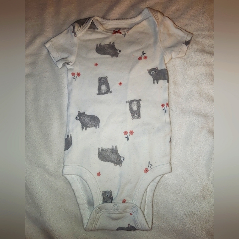 Carter's 6M girls bodysuit, white woth bears and pink flower design- bow neck
